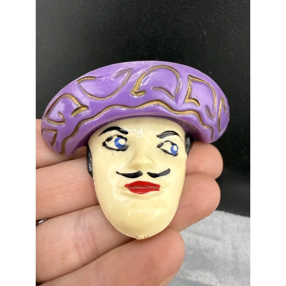 Vintage‎ Celluloid Brooch Sombrero Purple